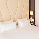 Hotel Plaza Premium Grand Winston 4*