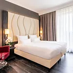Hotel Plaza Premium Grand Winston 4*