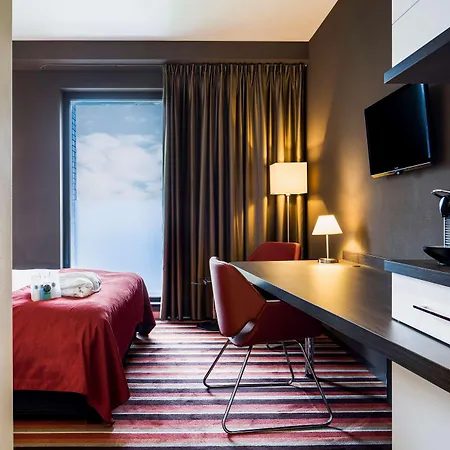 Plaza Premium Grand Winston 4*