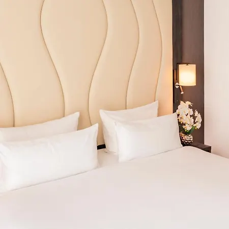 Hotel Plaza Premium Grand Winston 4*