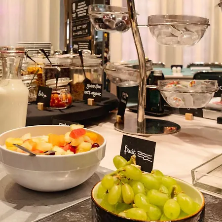 Plaza Premium Grand Winston 4*