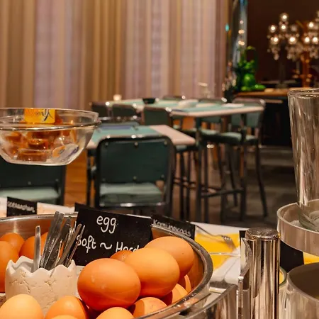 Plaza Premium Grand Winston 酒店 4*