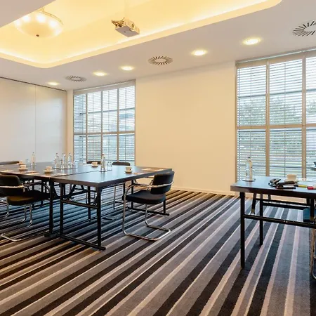 Hotel Plaza Premium Grand Winston 4*