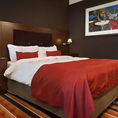 Plaza Premium Grand Winston 4*