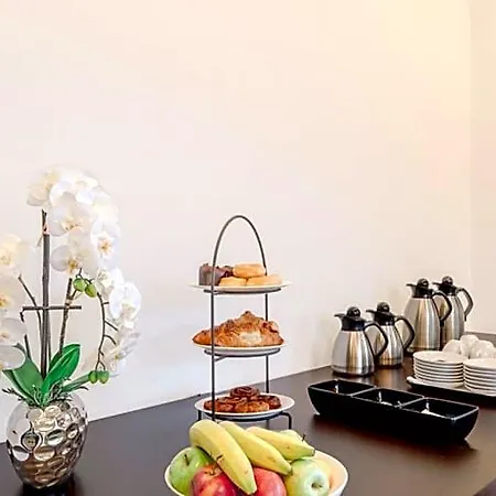 Plaza Premium Grand Winston Hotel 4*