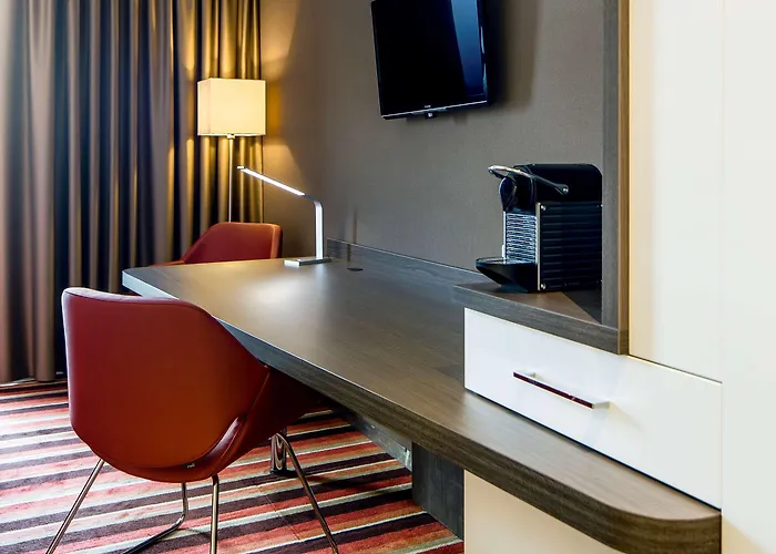 Plaza Premium Grand Winston Hotel