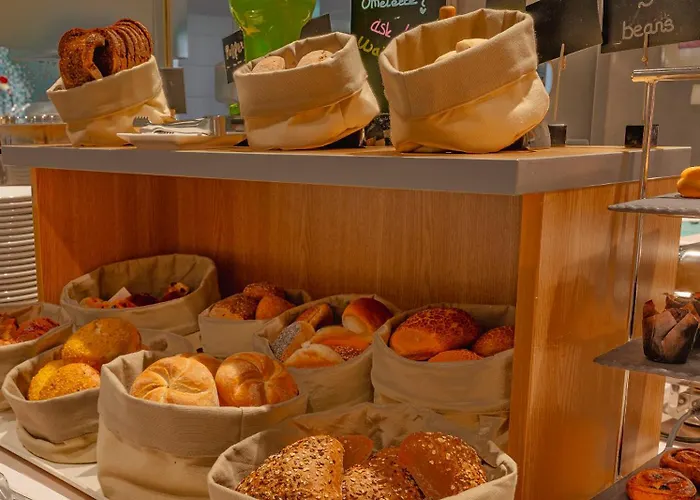 Plaza Premium Grand Winston 4*