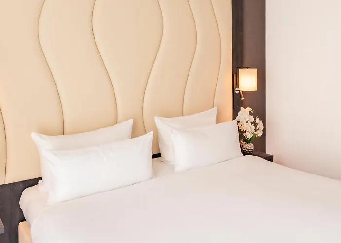 Hotel Plaza Premium Grand Winston 4*