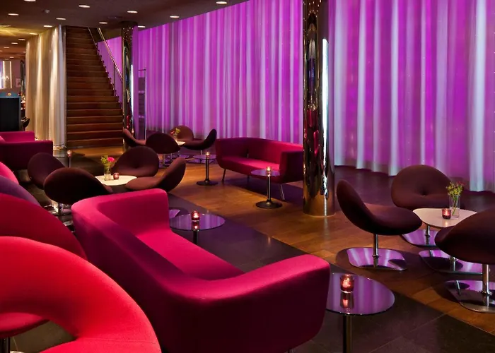 Plaza Premium Grand Winston فندق رايسفايك