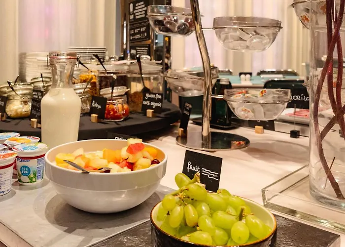 Plaza Premium Grand Winston 4*