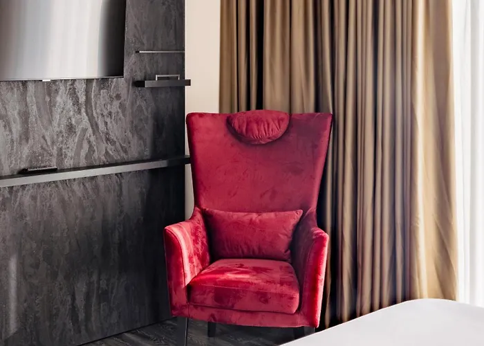 Plaza Premium Grand Winston فندق رايسفايك