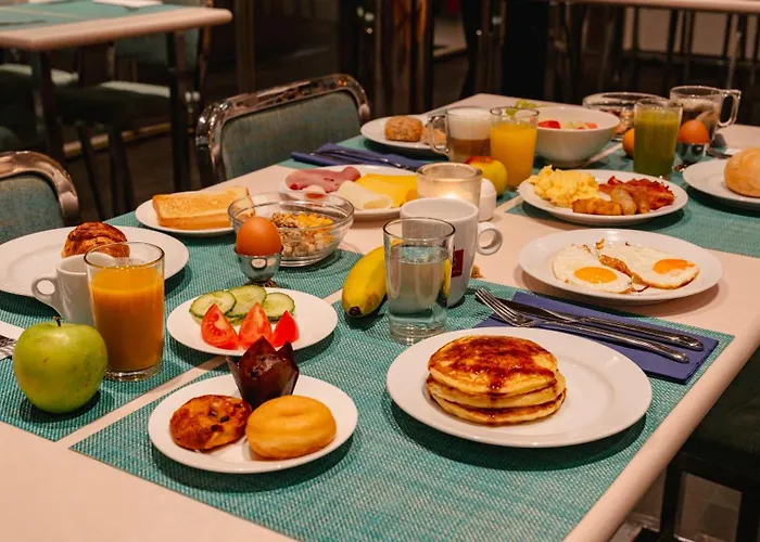 Plaza Premium Grand Winston 4*