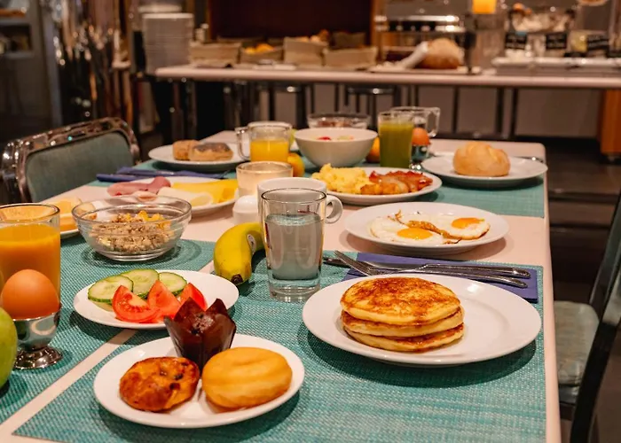 Plaza Premium Grand Winston 4* رايسفايك