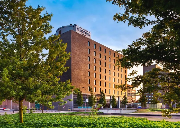 Plaza Premium Grand Winston 4*