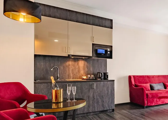 Hotel Plaza Premium Grand Winston 4*