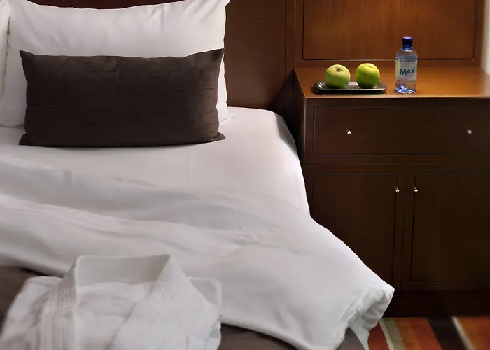 Plaza Premium Grand Winston