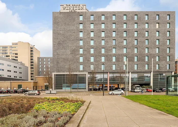 Plaza Premium Grand Winston