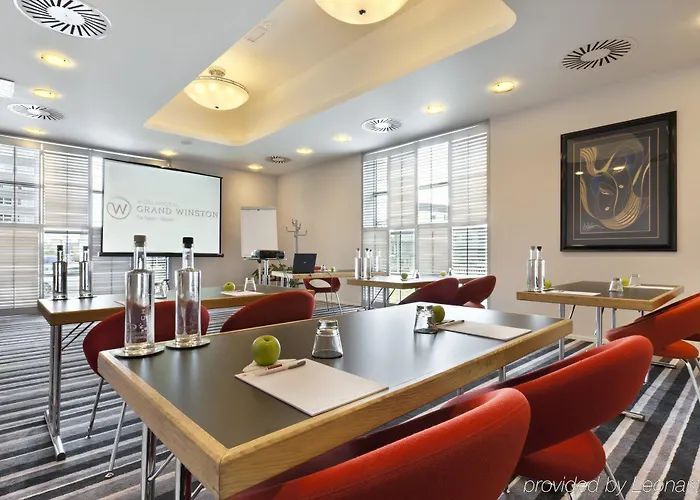 Plaza Premium Grand Winston فندق رايسفايك