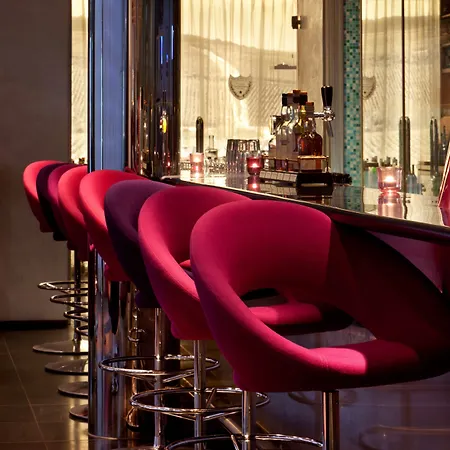 Plaza Premium Grand Winston 리즈윅