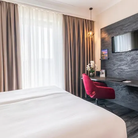 Plaza Premium Grand Winston 호텔 4*