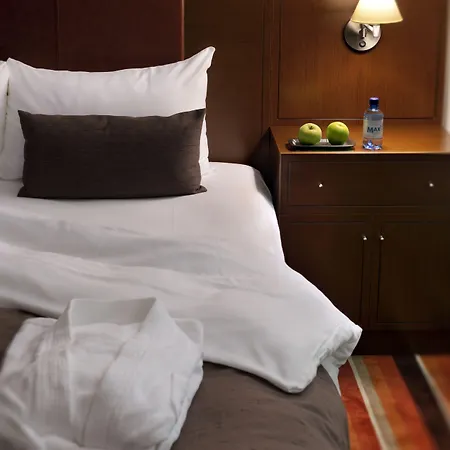 Plaza Premium Grand Winston