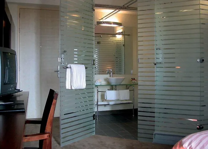 Plaza Premium Grand Winston Otel 4*