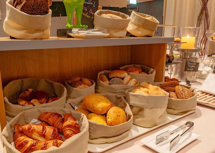 Plaza Premium Grand Winston