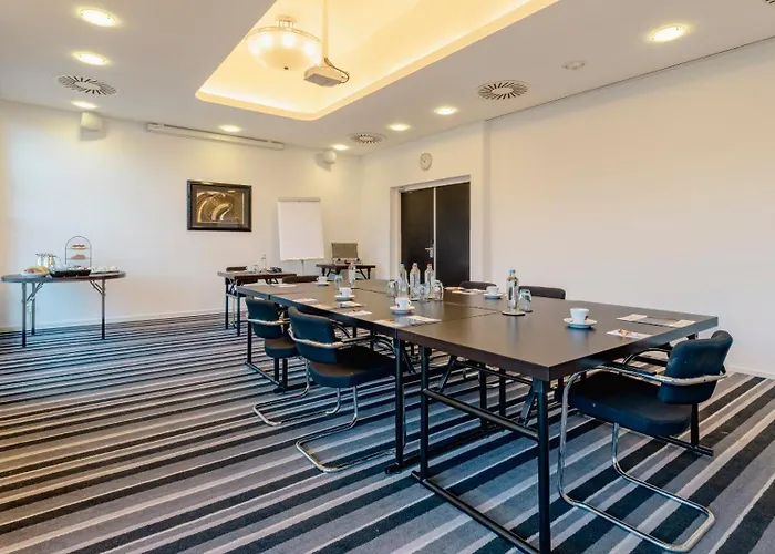 Plaza Premium Grand Winston Otel Rijswijk