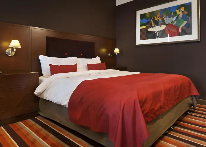 Plaza Premium Grand Winston 4*